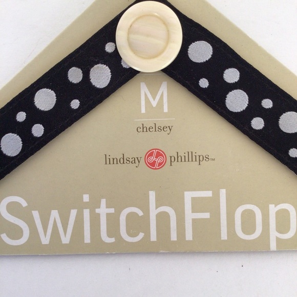LINDSAY PHILLIPS SWITCH FLOPS NWT SIZE MEDIUM - Picture 5 of 6